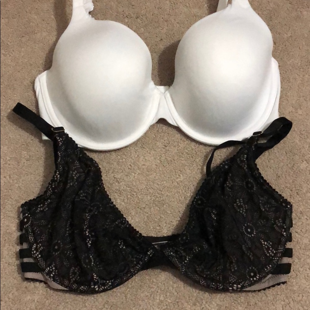 Victoria’s Secret bra duo 32DD